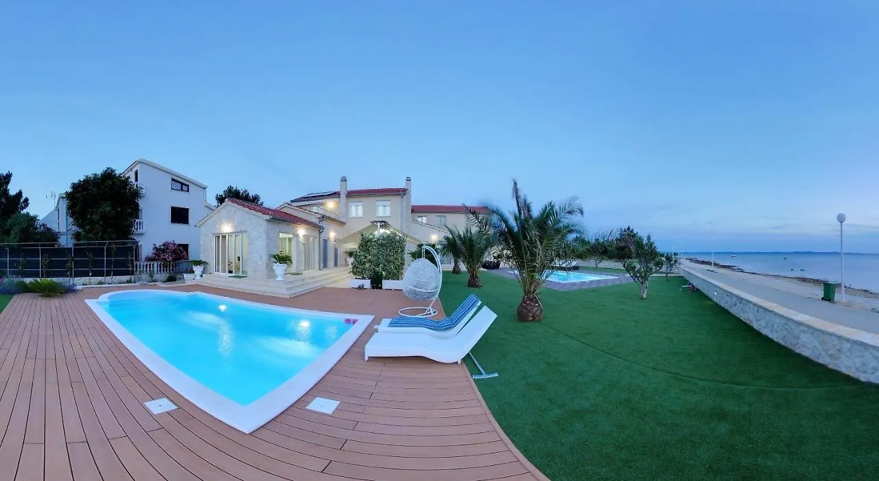 فير Villa Ulica Prezida Xxii