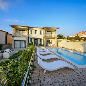 Apartman Sunset Deluxe, Vir